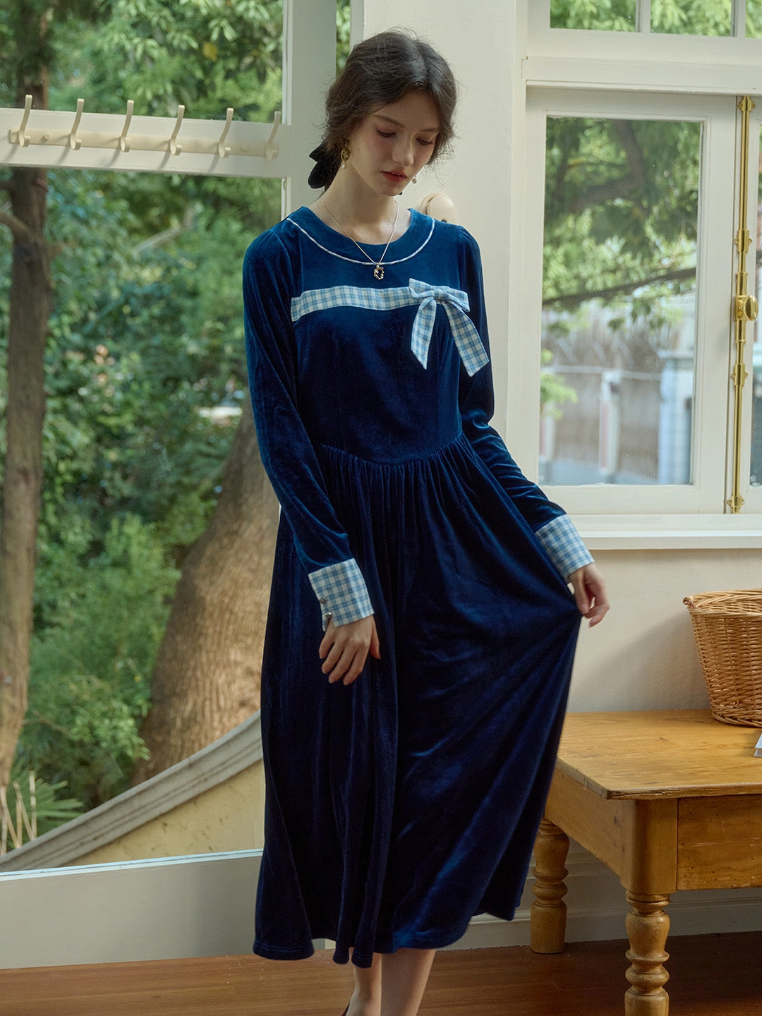 HeatReflective Lining ??Final Sale??Valerie Round Neck Bow Velvet Dress