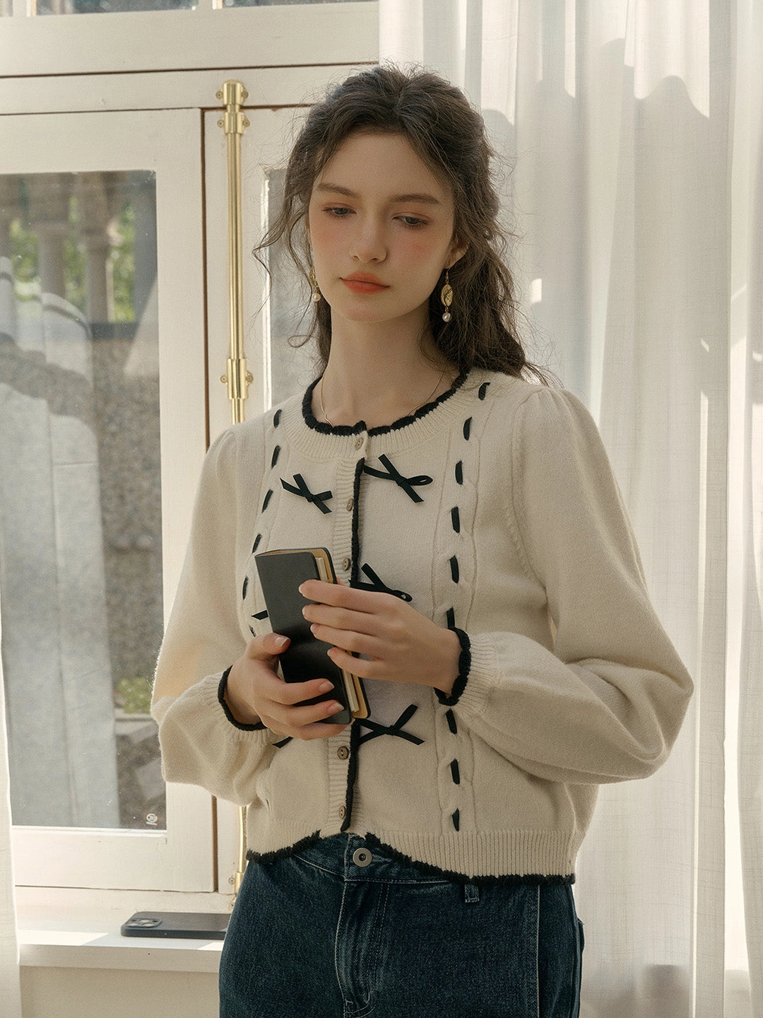 Forest Air Road Soul ??Final Sale??Miranda Round Neck Contrast Bow cardigan