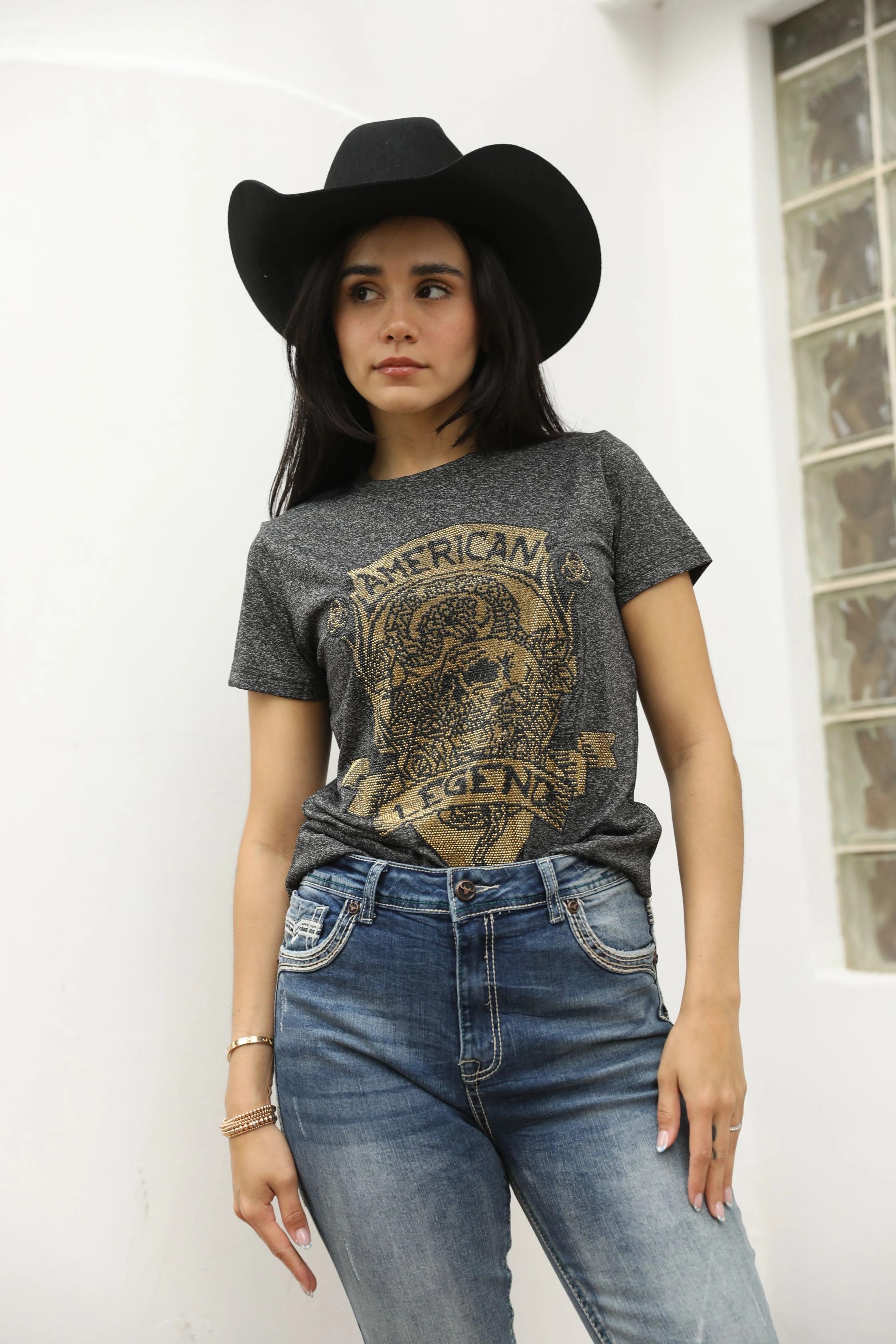 NonRestrictiveCut Soft and Flexible Women's Cotton American Legend Graphic Print Black T-shirt